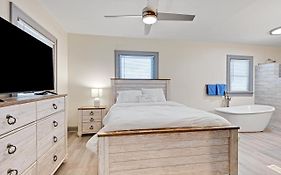 Charming 2 Bedroom House!